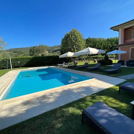 Villa In Tuscany With Private Pool & Views *