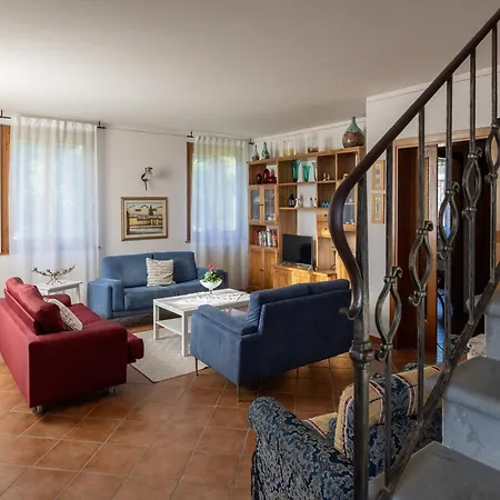 Villa In Tuscany With Private Pool & Views